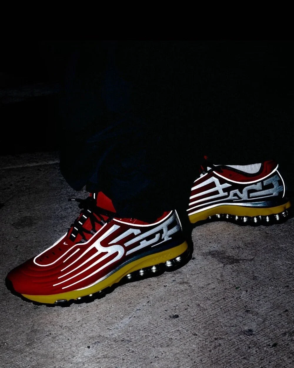 Supreme × Nike Air Max 2001 Air Ecstasy University Red IM7412-600 Men's Size 9